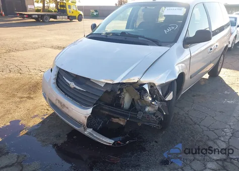 2006 Chrysler Town & Country from USA, damaged, VIN 1A4GP45R96B728061
